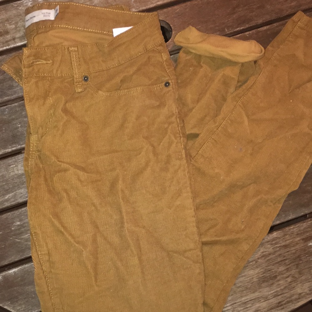 Mustard corduroy Levi’s